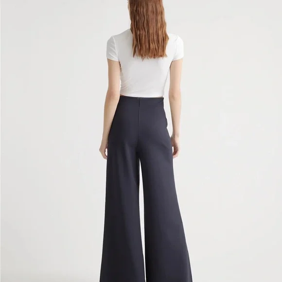 Quince NWT Ultra-Stretch Ponte Super Wide Leg Pants Navy- 31” inseam - Picture 2 of 8